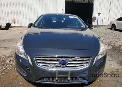 2013 Volvo S60 T5 из США, поврежденный, VIN YV1612FH8D2199562